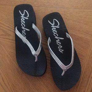 Sketchers wedge flip flops